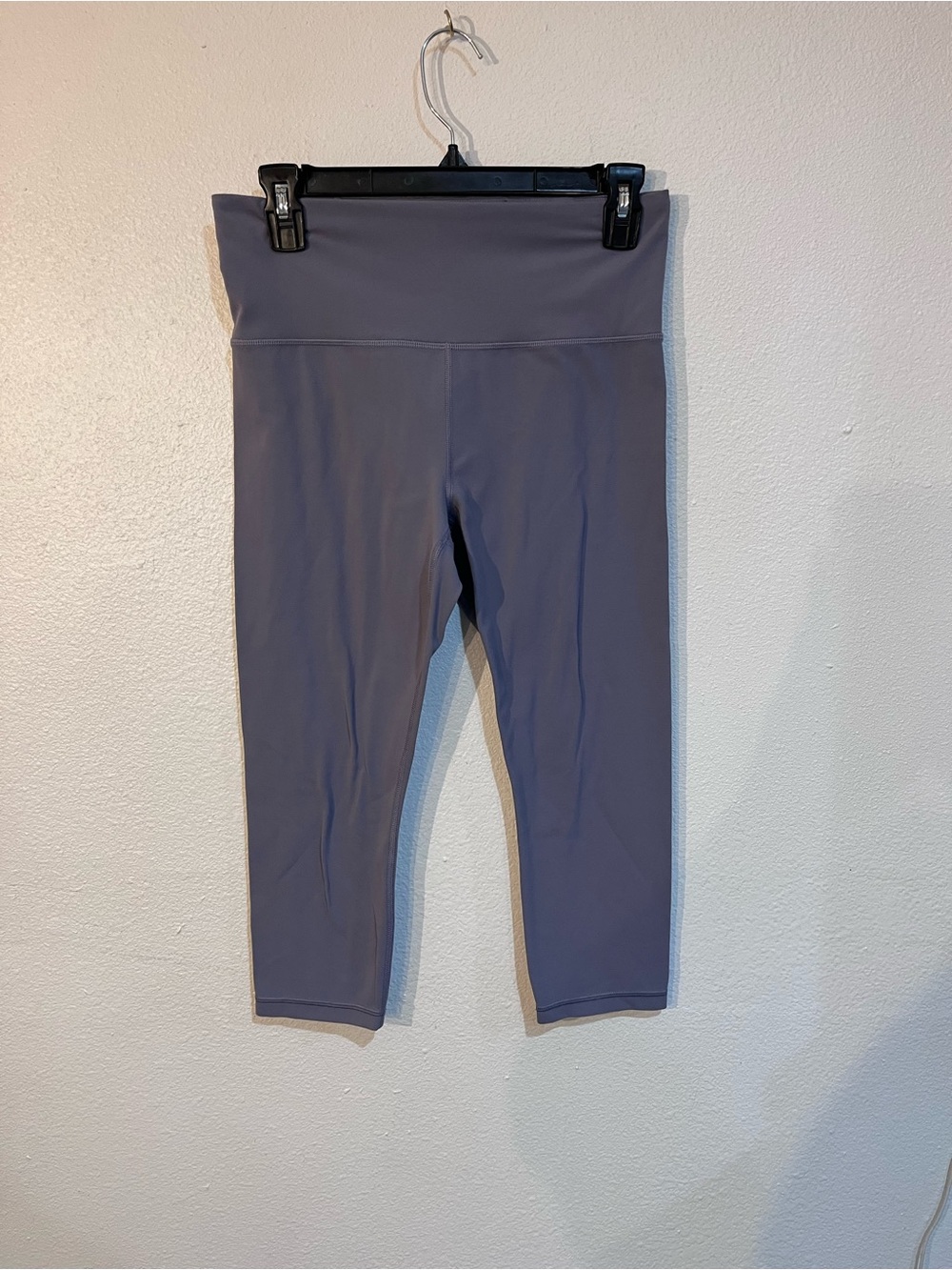 Athleta Womens Medium Elation Capri Leggings